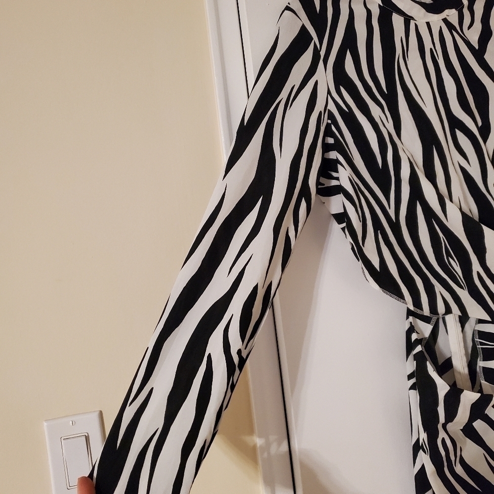 Zebra Patterns Flared Long Sleeves High-Neck Dress - Picture 8 of 15